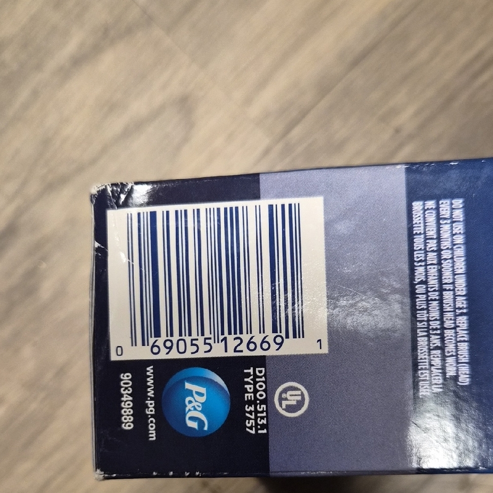 Rechargeable Toothbrush - Picture 2 of 9